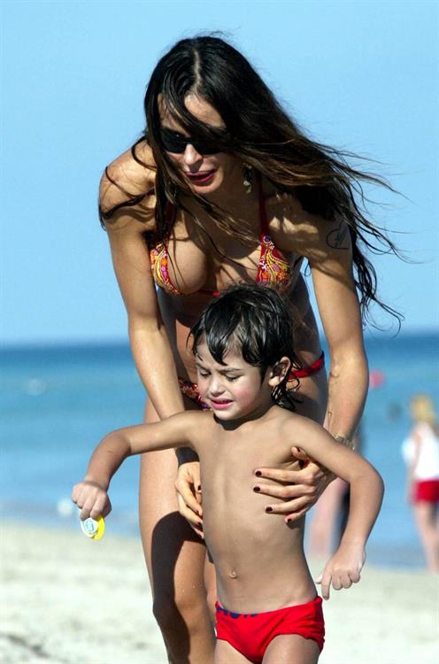 Nina Moric in a bikini