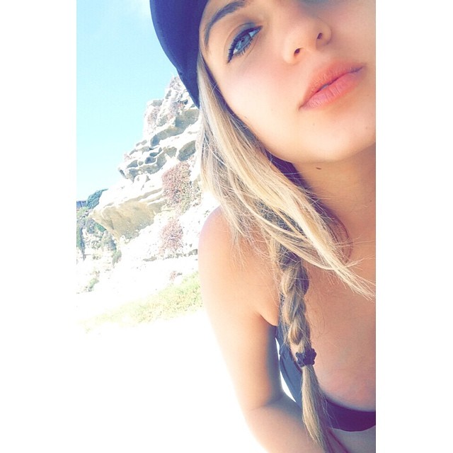 Lauren Mariee taking a selfie