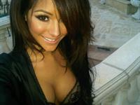 Melanie Iglesias taking a selfie