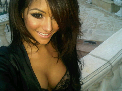 Melanie Iglesias taking a selfie