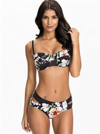 Johanna Lundback in lingerie