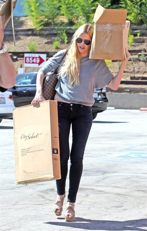 Sophie Monk - UPS Store in West Hollywood - August 28, 2012