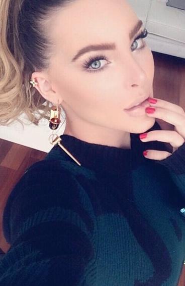 Belinda taking a selfie