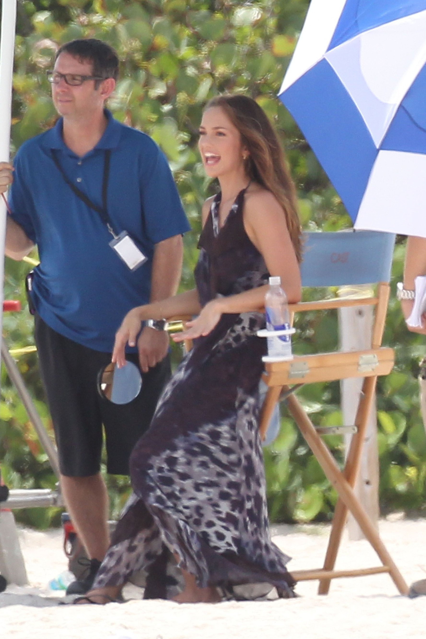Minka Kelly films Charlie's Angels on a beach in Miami 02-09-11