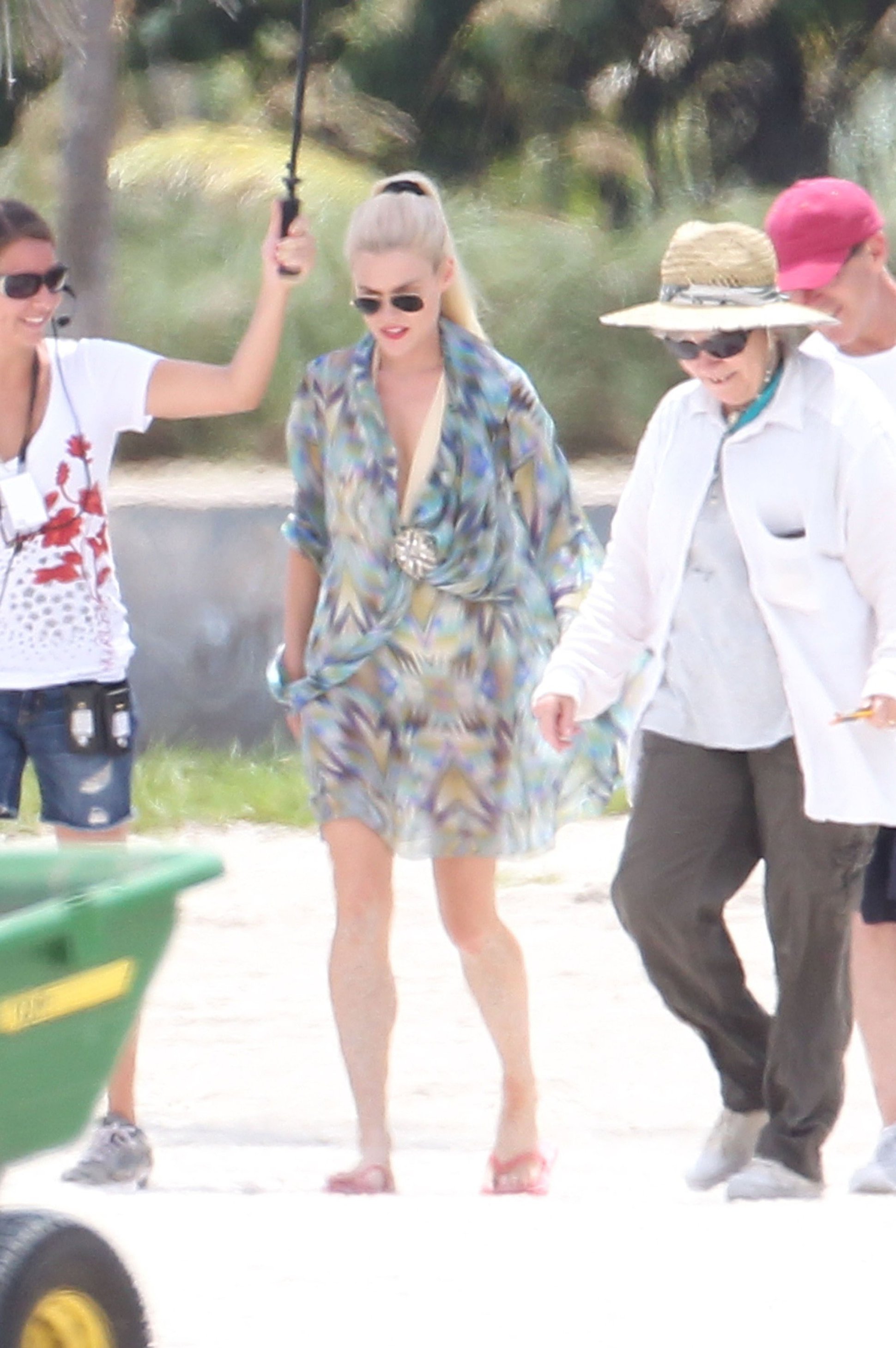 Rachael Taylor filming Charlie's Angels on a beach in Miami 02-09-11