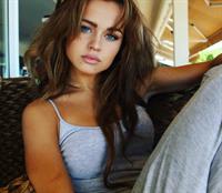 Rosie Mac taking a selfie