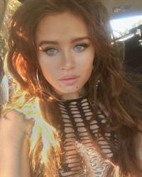 Rosie Mac taking a selfie