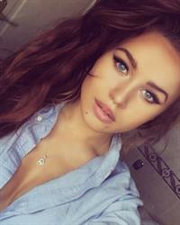 Rosie Mac taking a selfie
