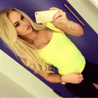 Anna Nyström taking a selfie