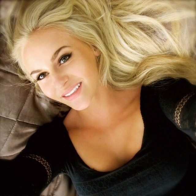 Anna Nyström taking a selfie