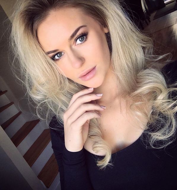 Anna Nyström taking a selfie