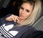 Anna Nyström taking a selfie