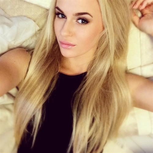 Anna Nyström taking a selfie