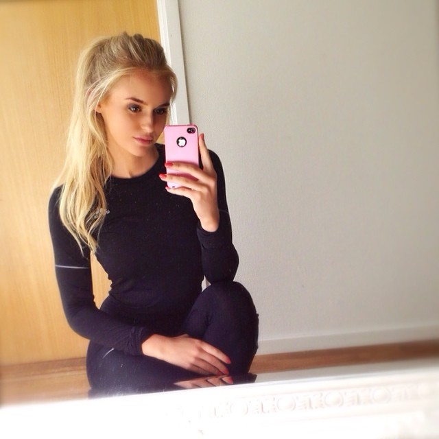 Anna Nyström taking a selfie