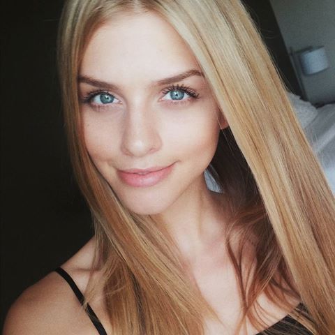 Marina Laswick taking a selfie