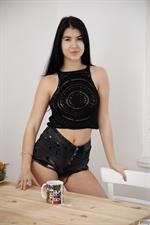 Lady Dee Brunette Cutie