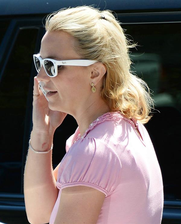Britney Spears at Wildflour Bakery and Cafe in Agoura, California on August 26, 2014