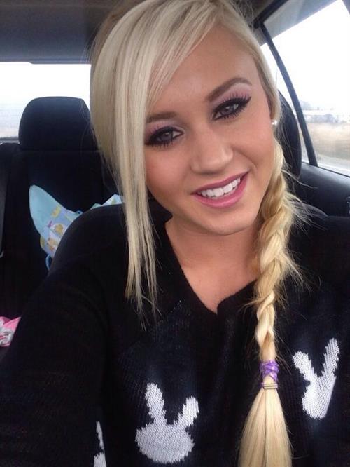 Jessy Erinn taking a selfie