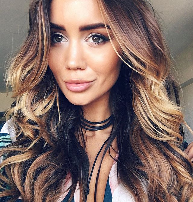 Pia Muehlenbeck taking a selfie