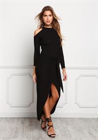 Kara del Toro in a bikini taking a selfie