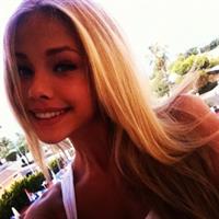 Hanna Edwinson taking a selfie