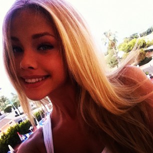 Hanna Edwinson taking a selfie