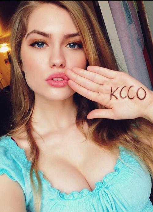 Alexandria Morgan taking a selfie