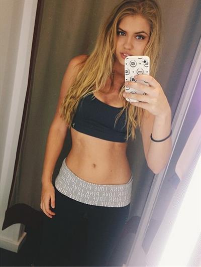 Alexandria Morgan taking a selfie