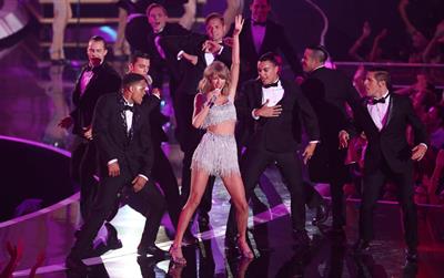 Taylor Swift at 2014 MTV Video Music Awards, Inglewood August 24, 2014