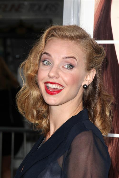 Kelli Garner at the premiere of If I Stay August 20, 2014