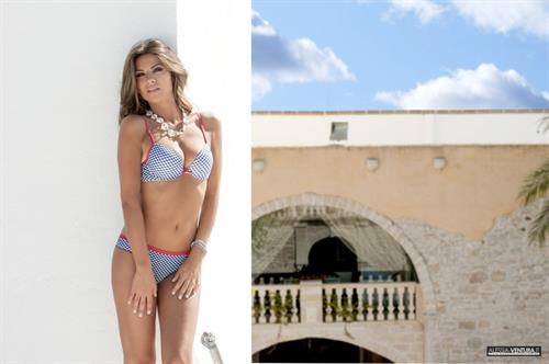 Alessia Ventura in lingerie