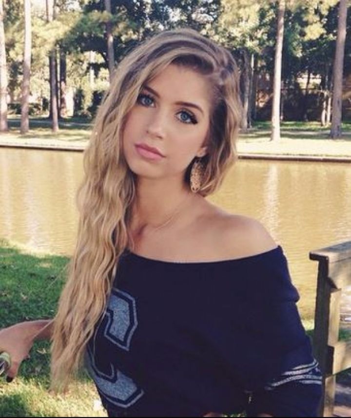 Alexandria DeBerry taking a selfie