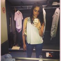 Shanina Shaik taking a selfie