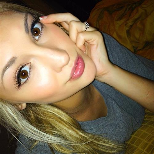 Anna Faith Carlson taking a selfie