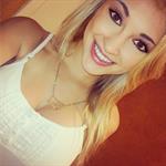 Anna Faith Carlson taking a selfie