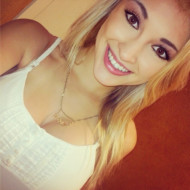 Anna Faith Carlson taking a selfie