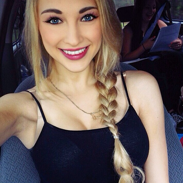 Anna Faith Carlson taking a selfie