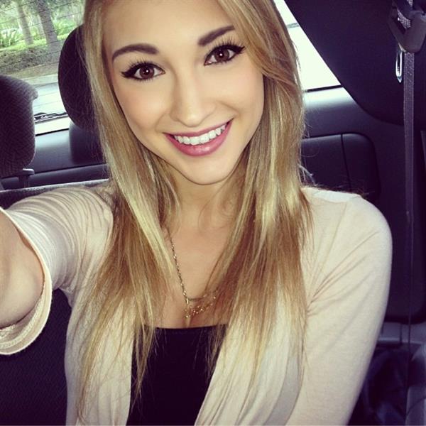 Anna Faith Carlson taking a selfie