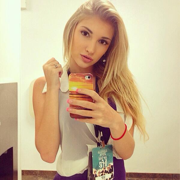 Anna Faith Carlson taking a selfie