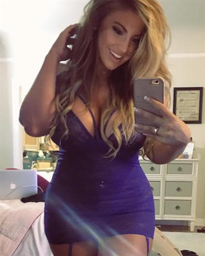 Ashley Alexiss taking a selfie