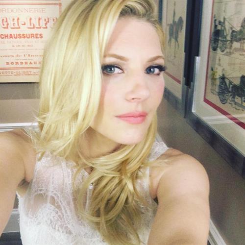 Katheryn Winnick taking a selfie