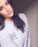 Rhiannon Fish taking a selfie