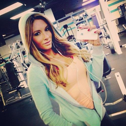 Paige Hathaway taking a selfie