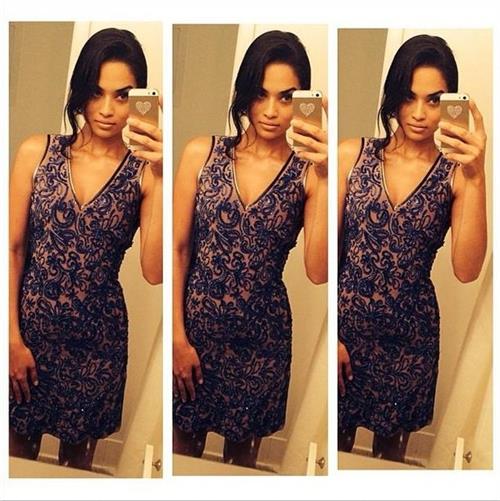 Shanina Shaik taking a selfie