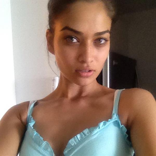 Shanina Shaik in lingerie taking a selfie