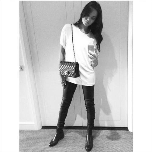 Shanina Shaik taking a selfie