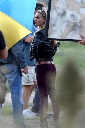 Natalie Portman on the set of a Terrence Malick film in Austin 10/20/12 