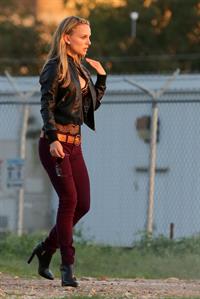 Natalie Portman on the set of a Terrence Malick film in Austin 10/20/12 