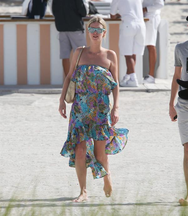 Nicky Hilton Hotel pool in Miami - December 31, 2012