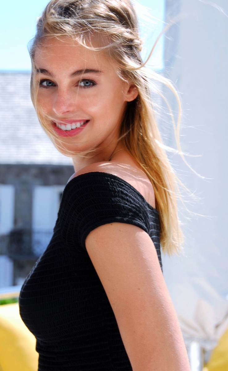 Elizabeth Turner Pictures. Hotness Rating = 8.98/10